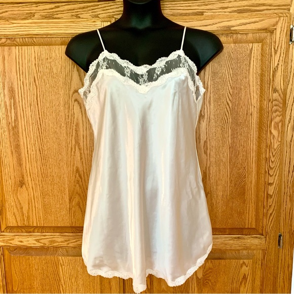 delicates Other - Vintage Delicates lace satiny, baby doll slip dress sleepwear, size large